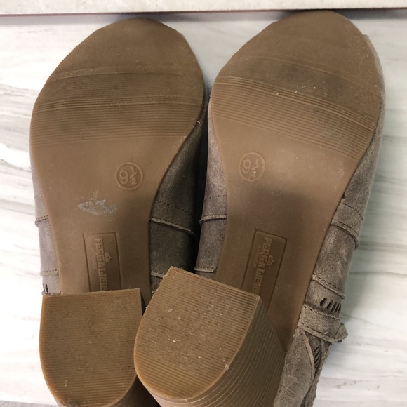 Fergalicious Holiday bootie 9.5 - Picture 6 of 9